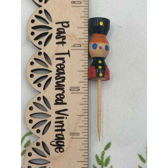 Vintage Wooden Hand Painted Mini Soldier Cupcake Cake Picks Lot of 11 Japan 60s - Picture 4 of 4